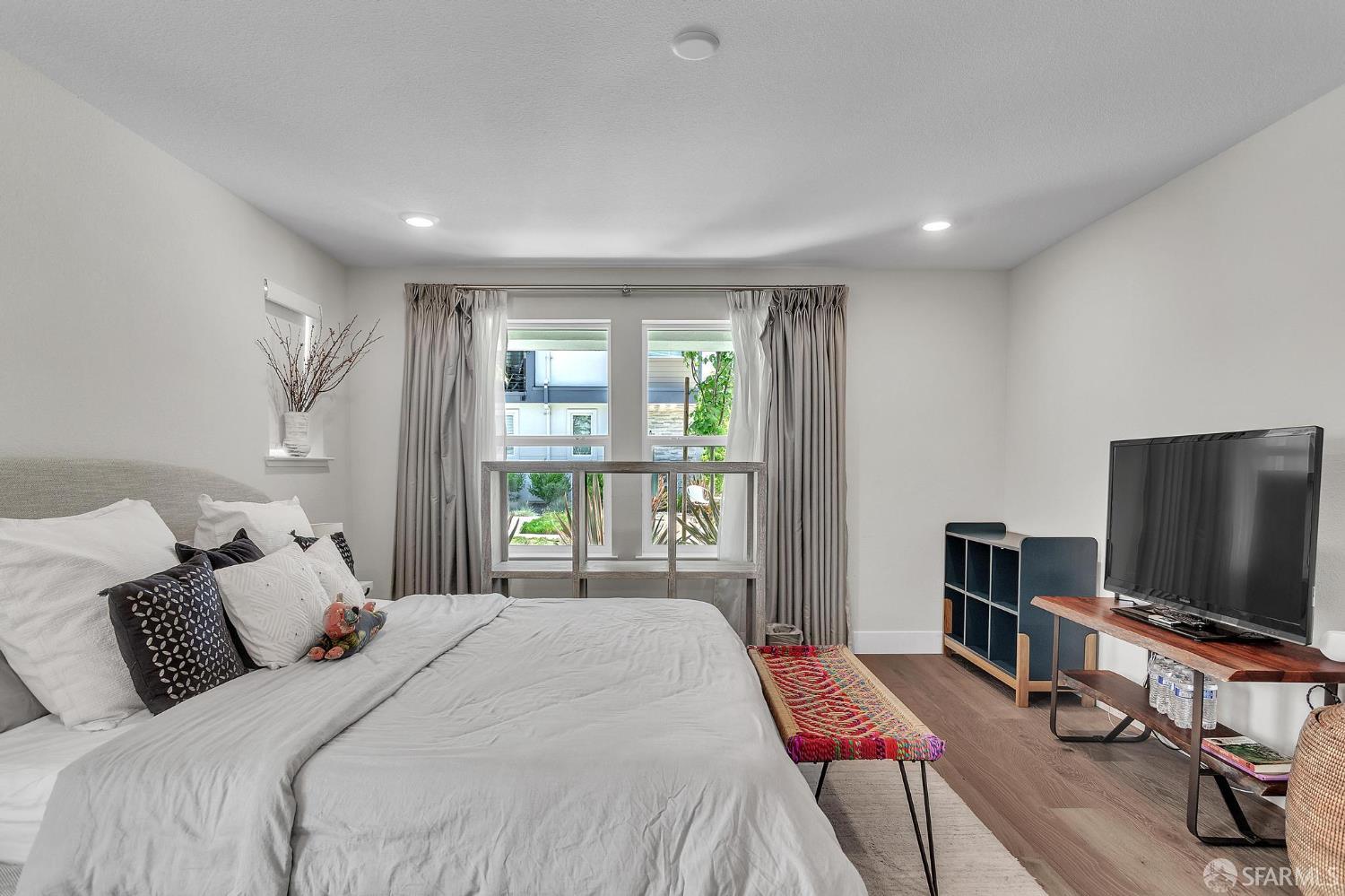 Detail Gallery Image 27 of 37 For 2821 San Jacinto Ln, Alameda,  CA 94501 - 4 Beds | 3/1 Baths