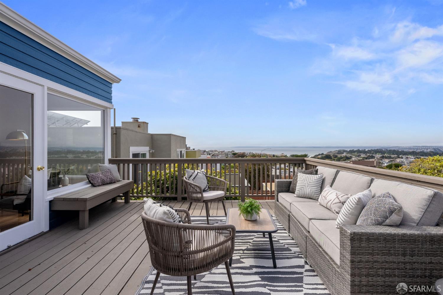Detail Gallery Image 9 of 54 For 245 Skyline Dr, Daly City,  CA 94015 - 2 Beds | 1 Baths