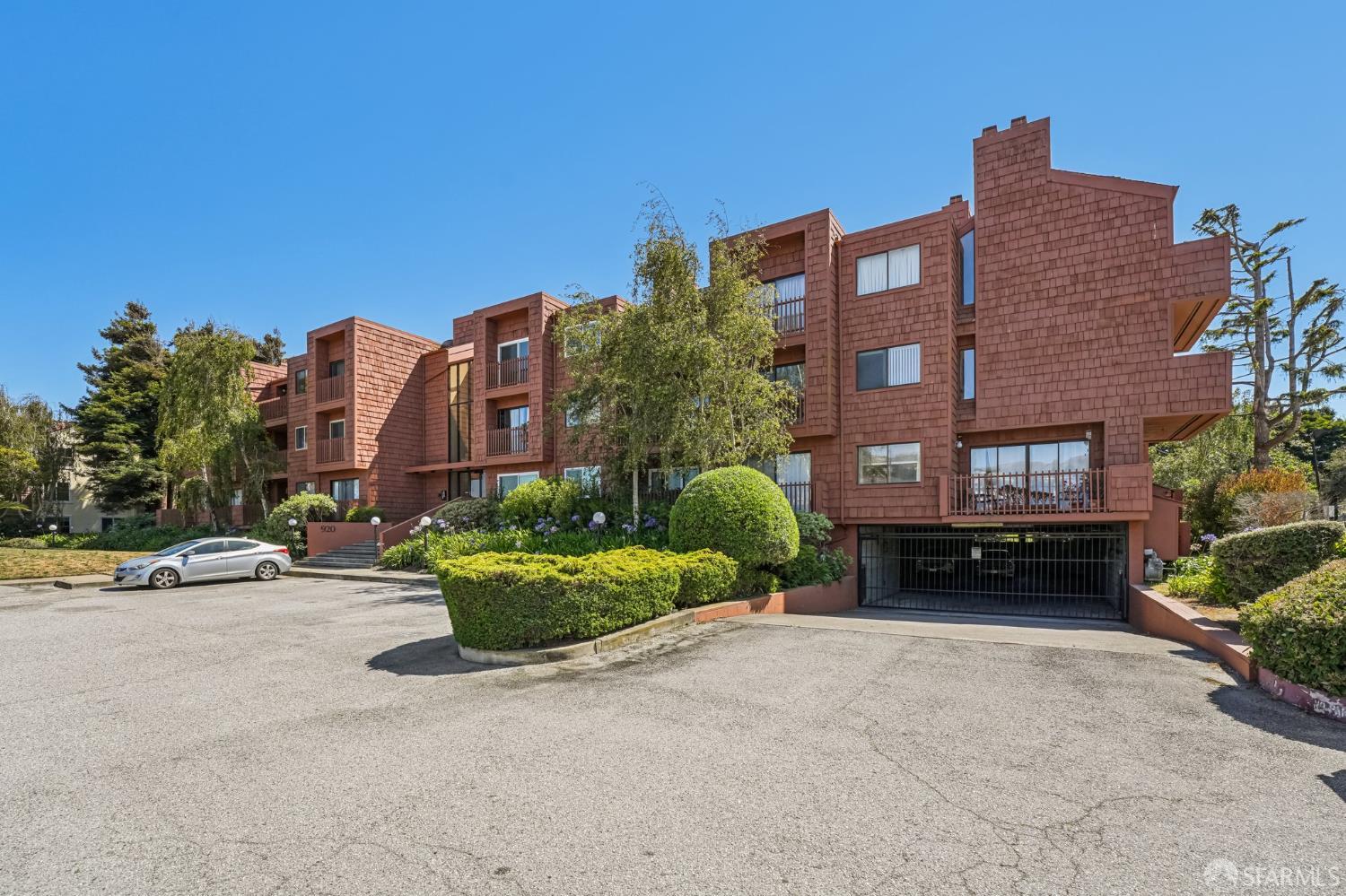 Detail Gallery Image 19 of 31 For 920 Mission Rd #15,  South San Francisco,  CA 94080 - 2 Beds | 2 Baths