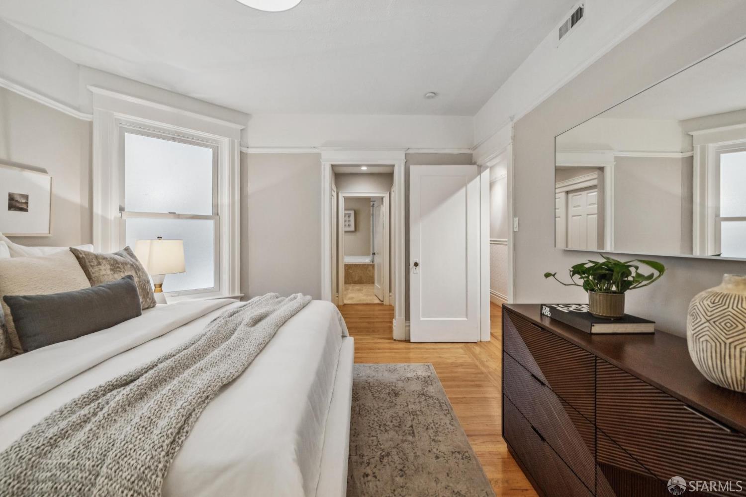 Detail Gallery Image 31 of 67 For 1125 Leavenworth St, San Francisco,  CA 94109 - 4 Beds | 3 Baths