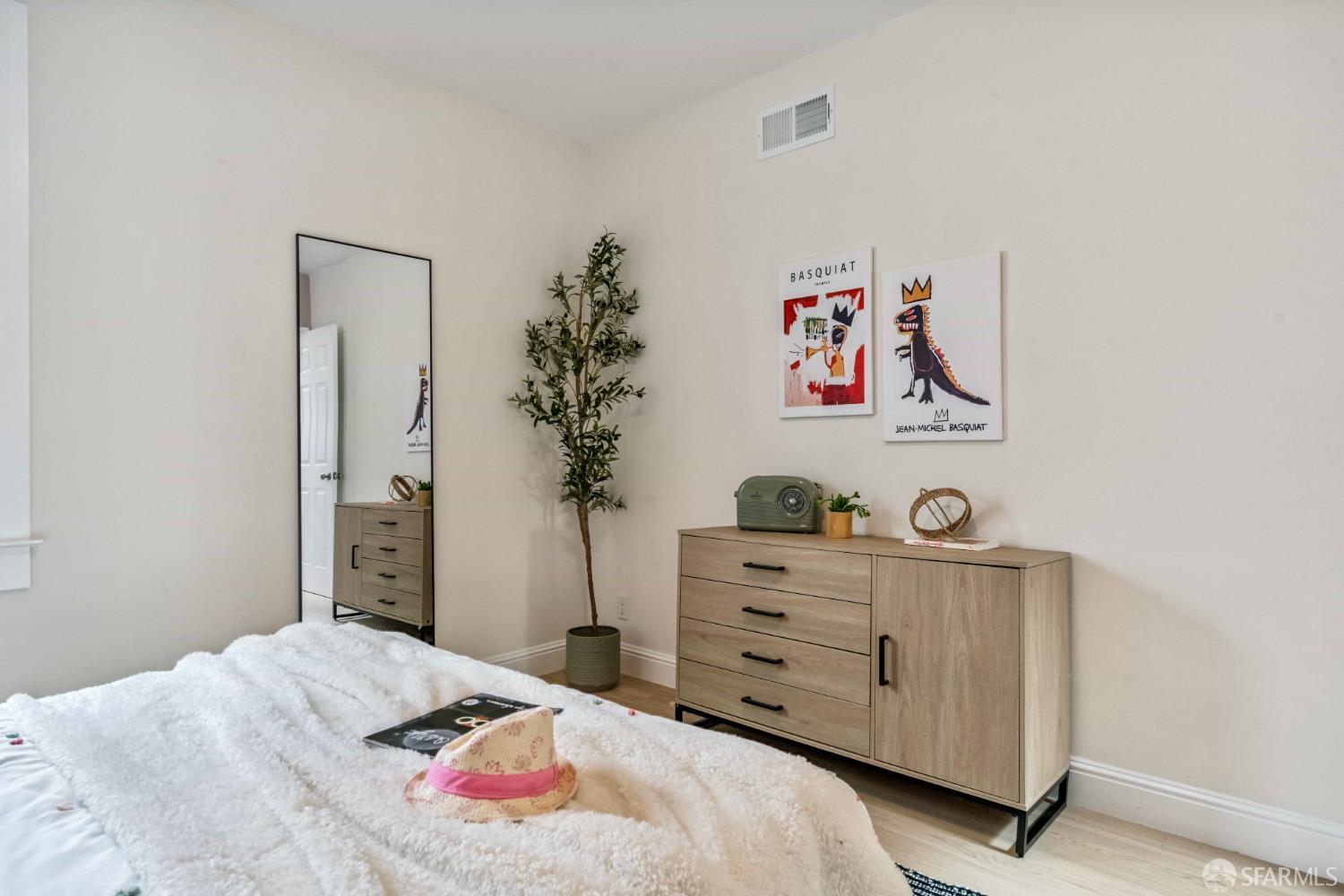 Detail Gallery Image 23 of 54 For 1210 40th Ave, San Francisco,  CA 94122 - 3 Beds | 2/1 Baths