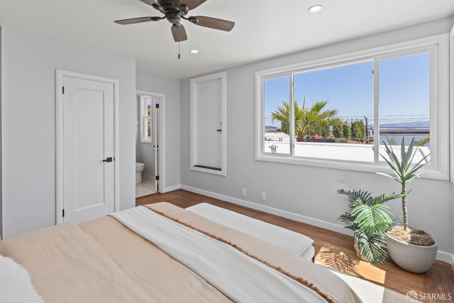 Detail Gallery Image 31 of 98 For 939 Innes Ave, San Francisco,  CA 94124 - 2 Beds | 2 Baths