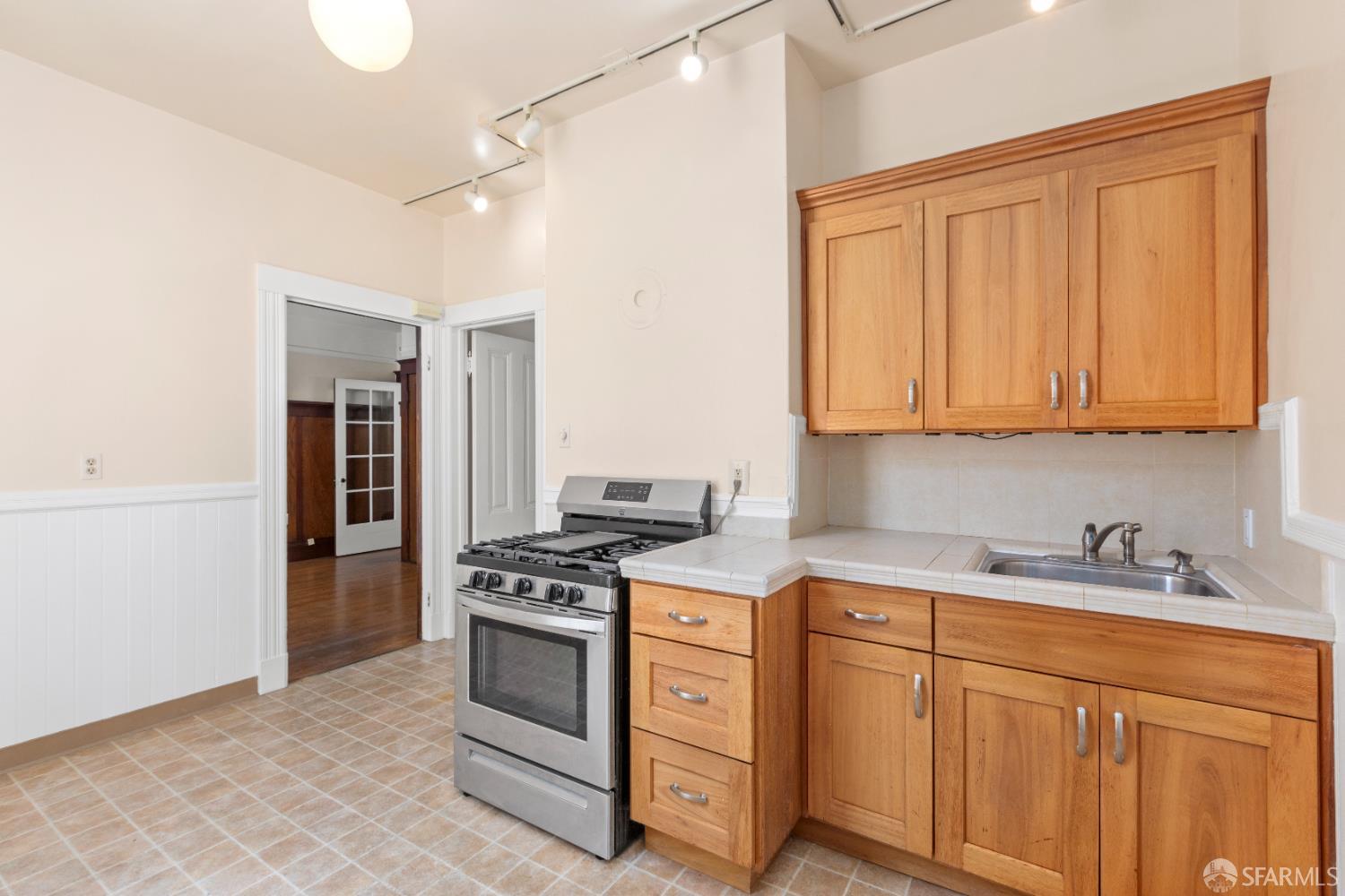 Detail Gallery Image 17 of 24 For 4632 18th St, San Francisco,  CA 94114 - – Beds | – Baths
