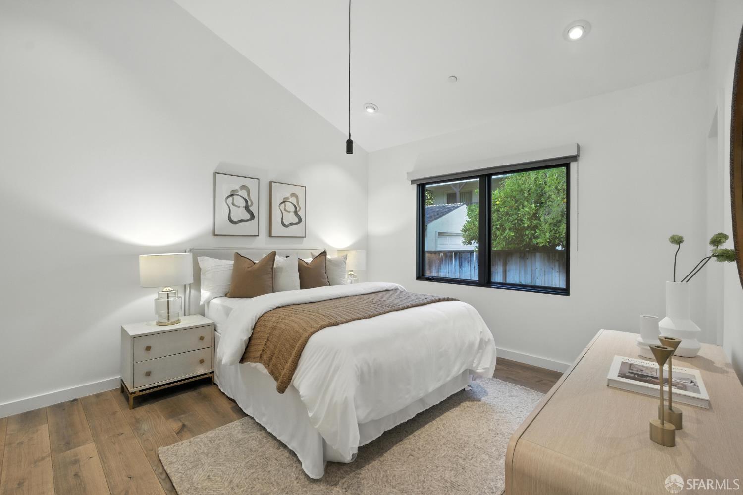 Detail Gallery Image 21 of 36 For 206 Donohoe St, East Palo Alto,  CA 94303 - 3 Beds | 3 Baths