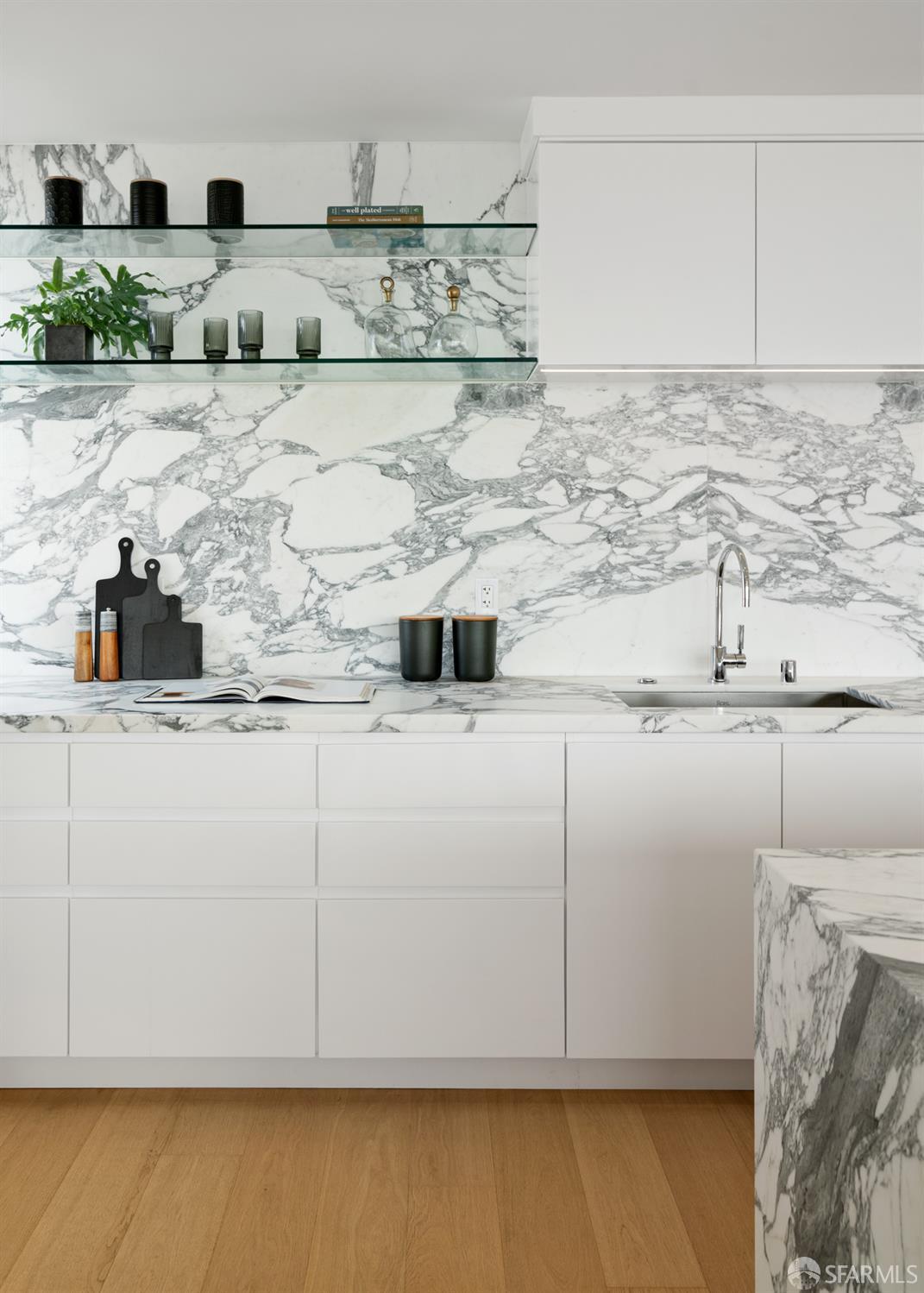 Detail Gallery Image 16 of 39 For 1070 Green St #801,  San Francisco,  CA 94133 - 2 Beds | 2/1 Baths