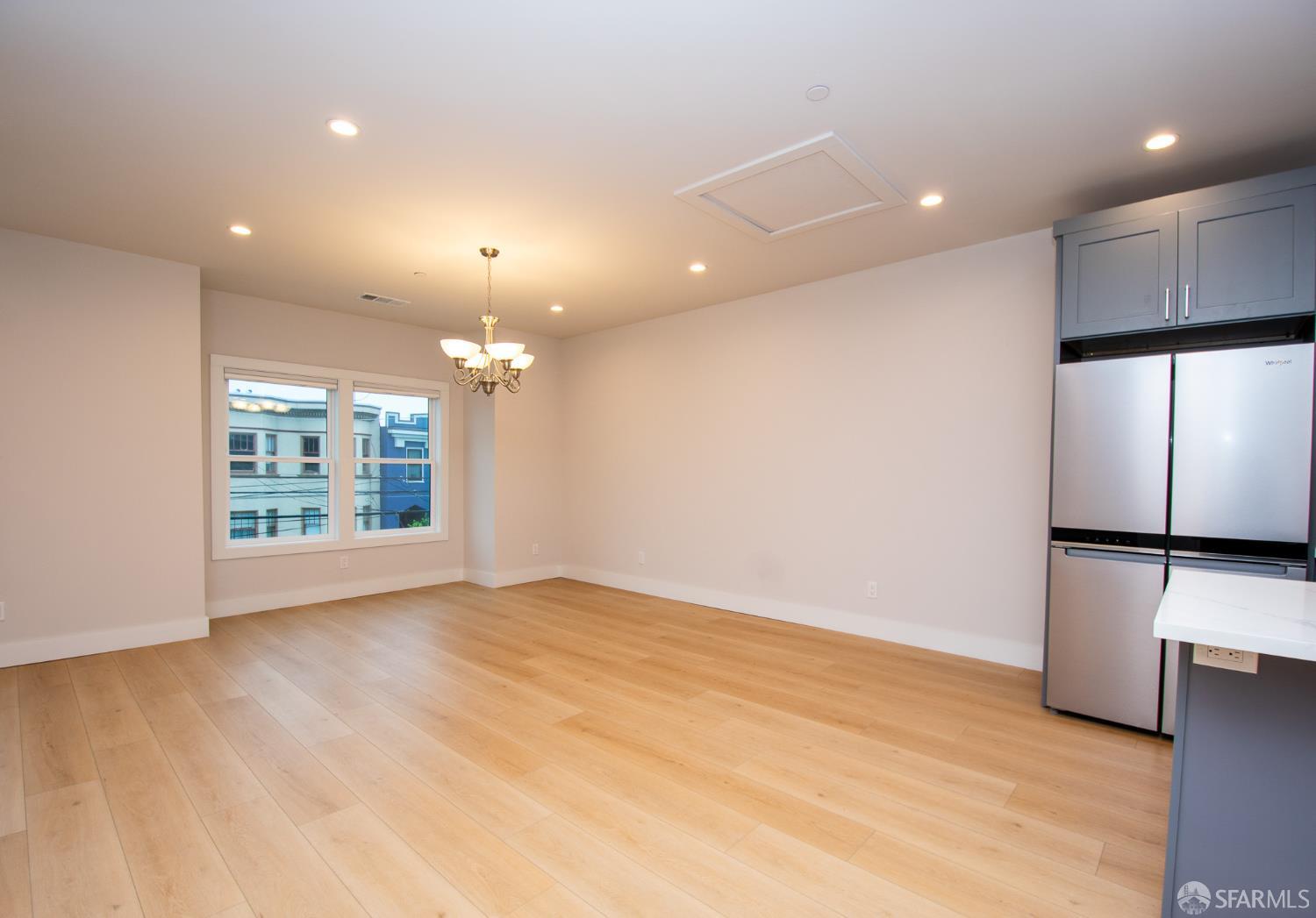 Detail Gallery Image 8 of 21 For 436 20th Ave, San Francisco,  CA 94121 - 2 Beds | 2/1 Baths