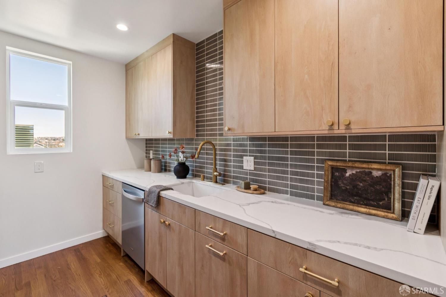 Detail Gallery Image 23 of 83 For 284 Allison St, San Francisco,  CA 94112 - 3 Beds | 2 Baths