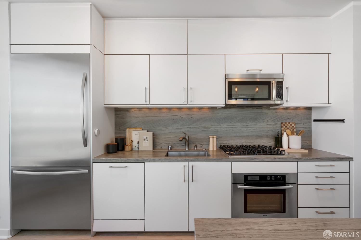 Detail Gallery Image 8 of 22 For 301 Main St 34b,  San Francisco,  CA 94105 - 3 Beds | 2/1 Baths