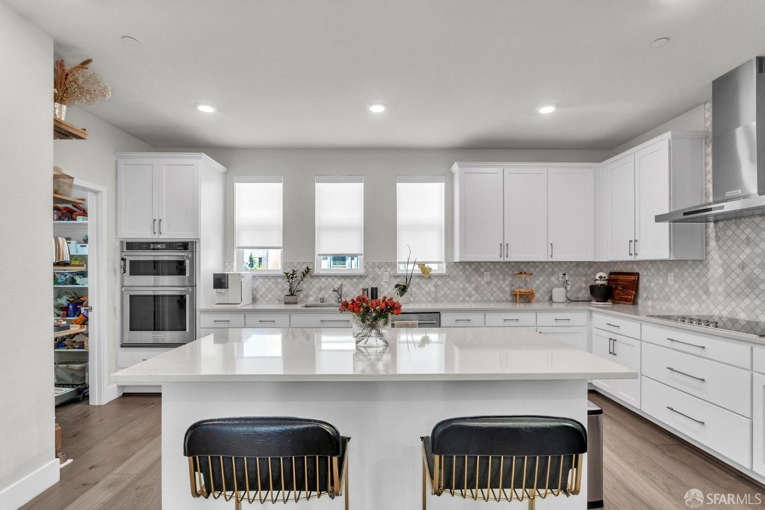 Detail Gallery Image 3 of 37 For 2821 San Jacinto Ln, Alameda,  CA 94501 - 4 Beds | 3/1 Baths