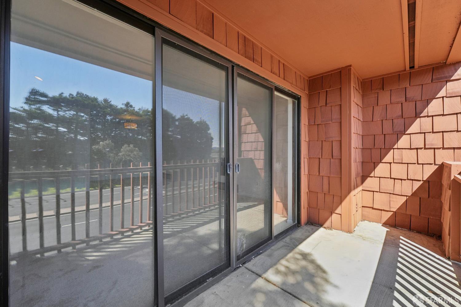 Detail Gallery Image 14 of 31 For 920 Mission Rd #15,  South San Francisco,  CA 94080 - 2 Beds | 2 Baths