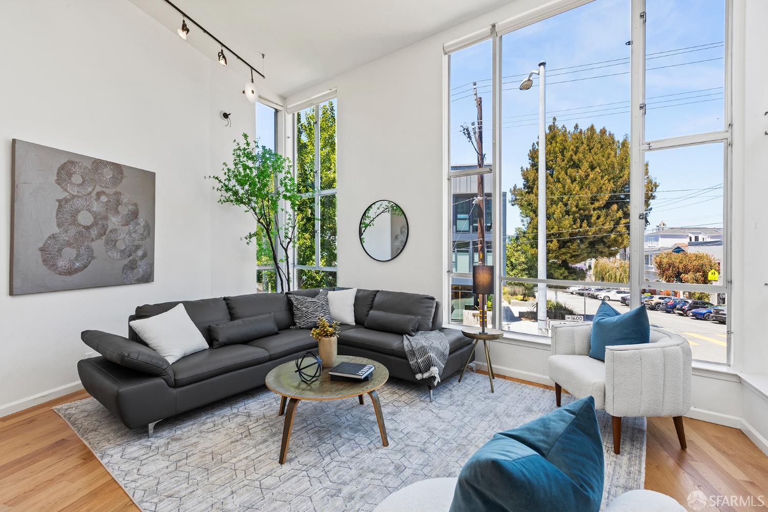 Photo #3: 425055133 Listing 