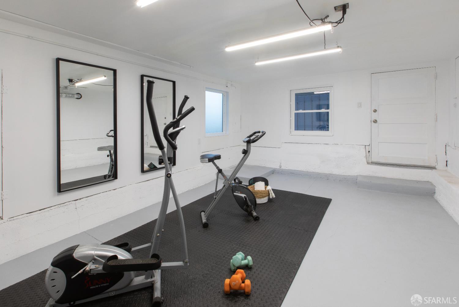 Detail Gallery Image 36 of 98 For 939 Innes Ave, San Francisco,  CA 94124 - 2 Beds | 2 Baths