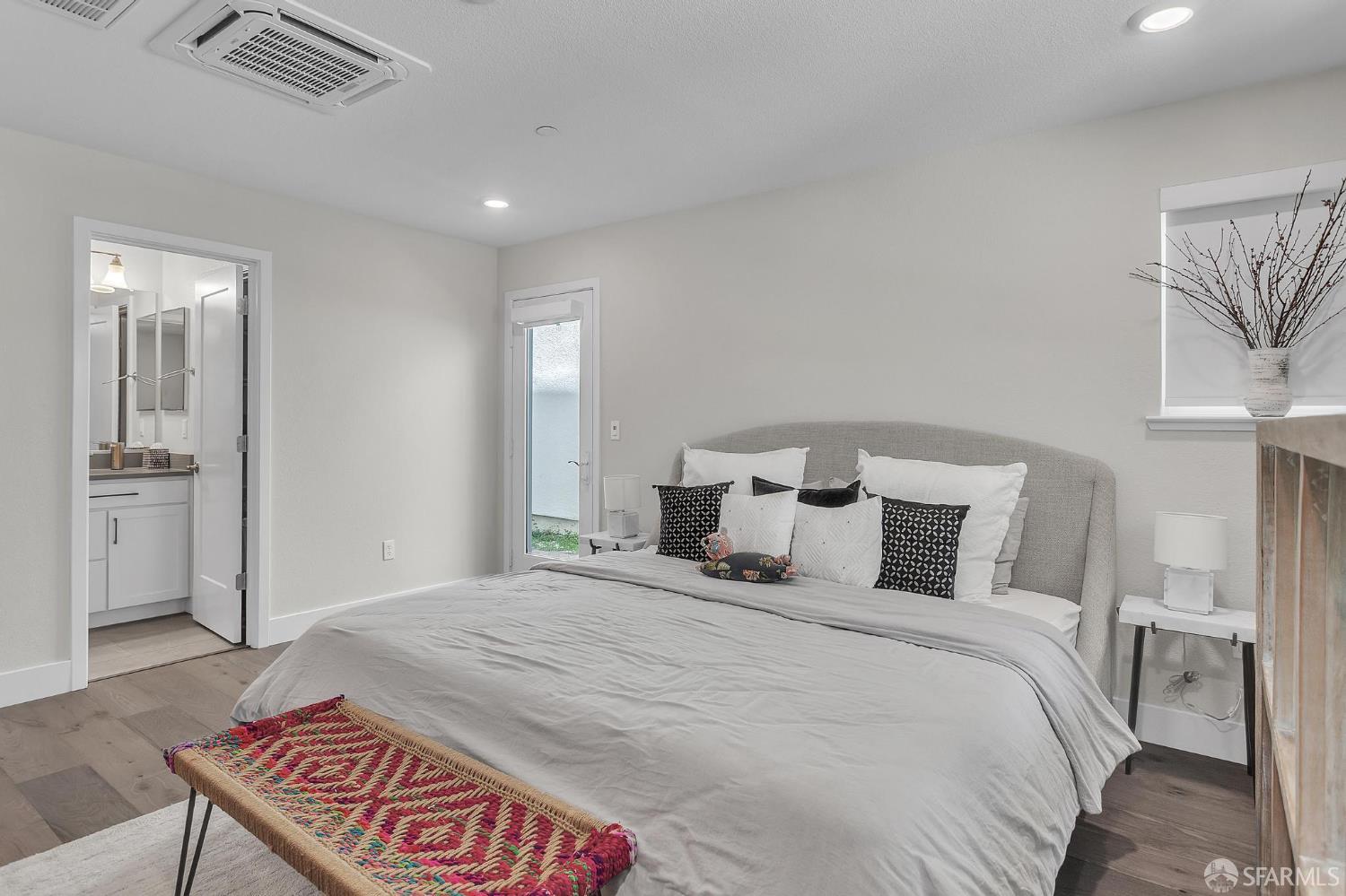Detail Gallery Image 26 of 37 For 2821 San Jacinto Ln, Alameda,  CA 94501 - 4 Beds | 3/1 Baths