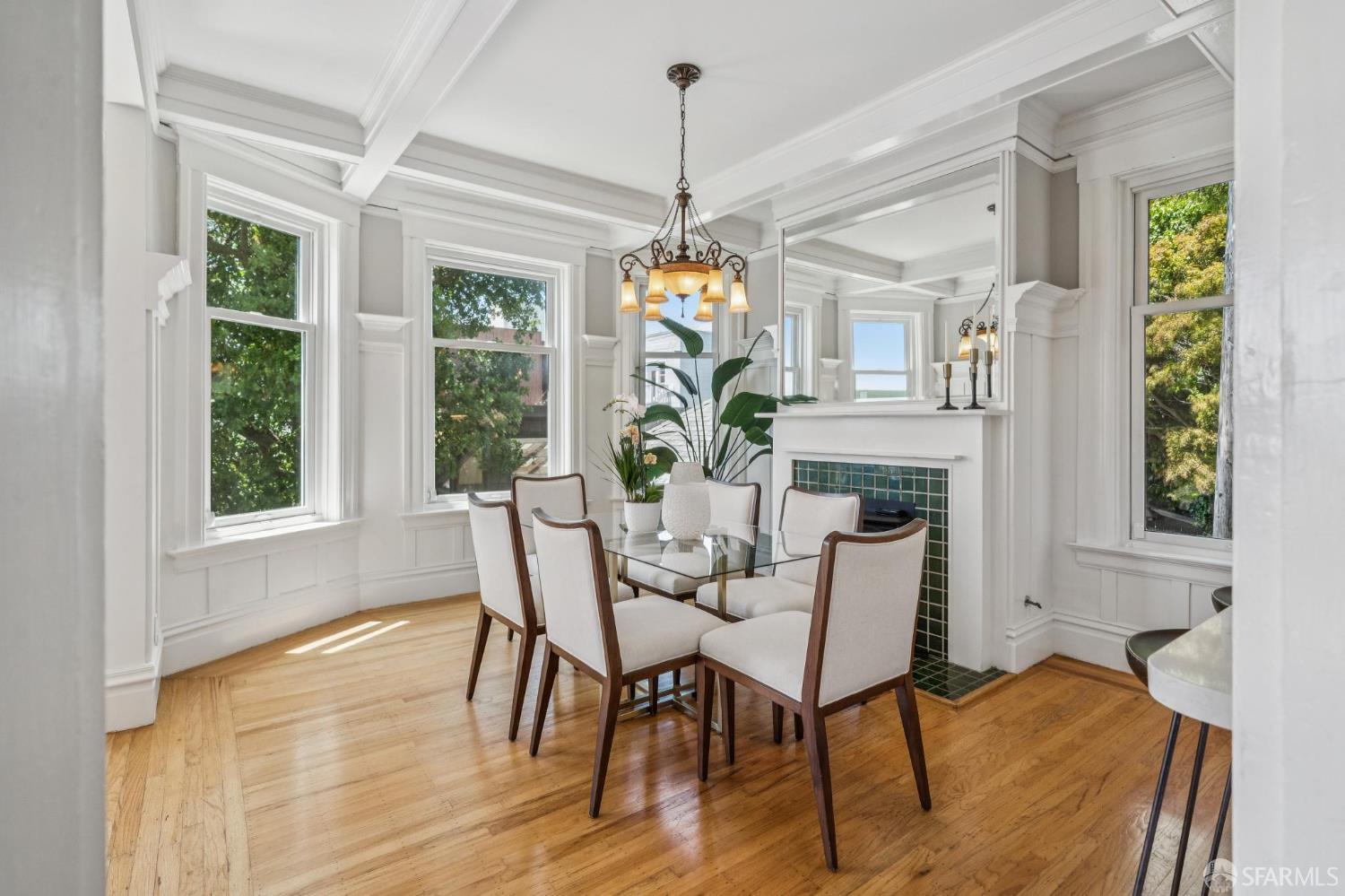 Detail Gallery Image 16 of 67 For 1125 Leavenworth St, San Francisco,  CA 94109 - 4 Beds | 3 Baths