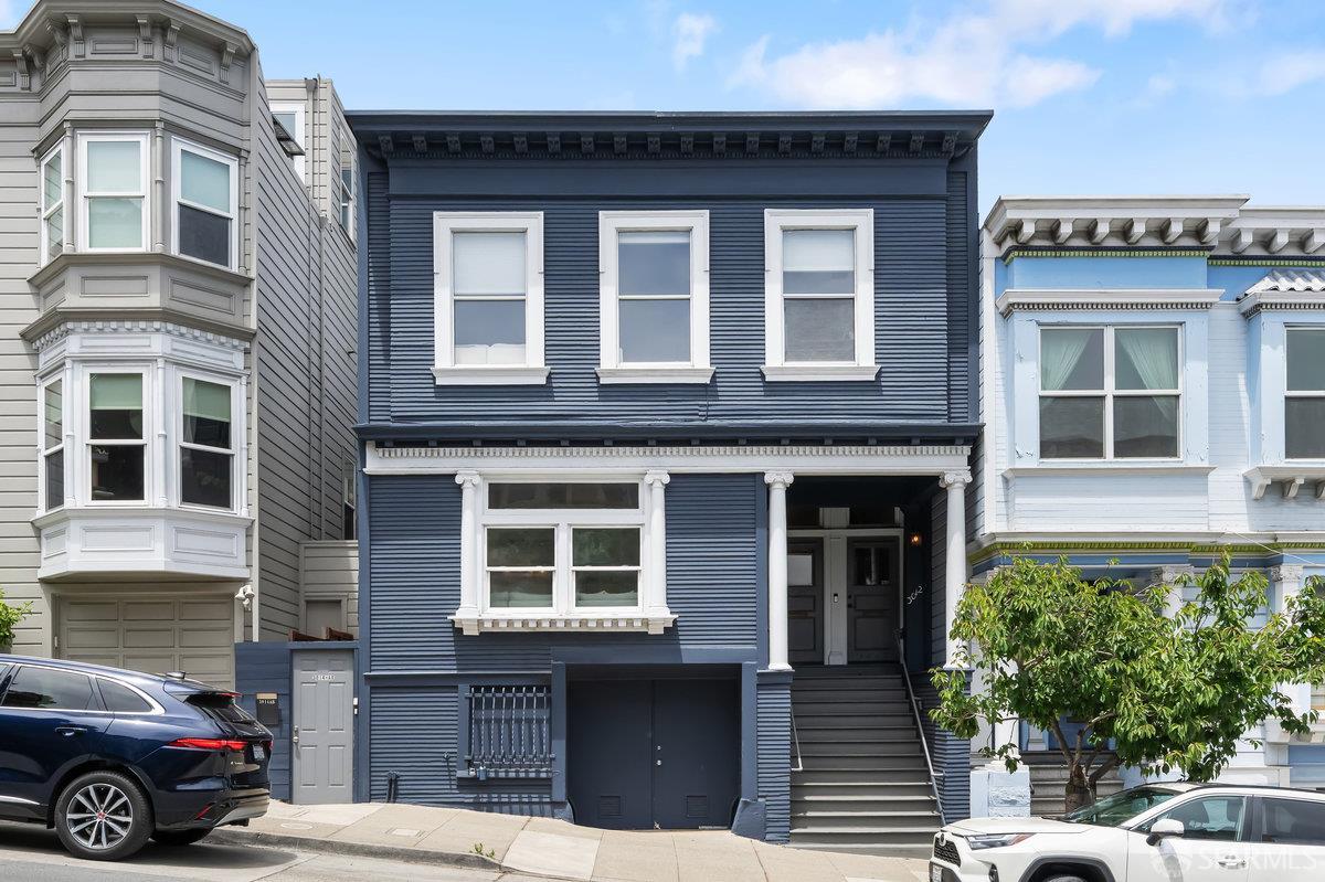 Photo #2: 425051982 Listing 