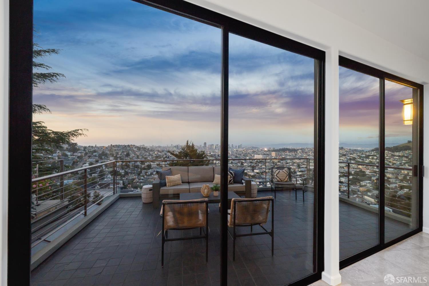 Detail Gallery Image 7 of 62 For 39 Miguel St, San Francisco,  CA 94131 - 4 Beds | 3/2 Baths