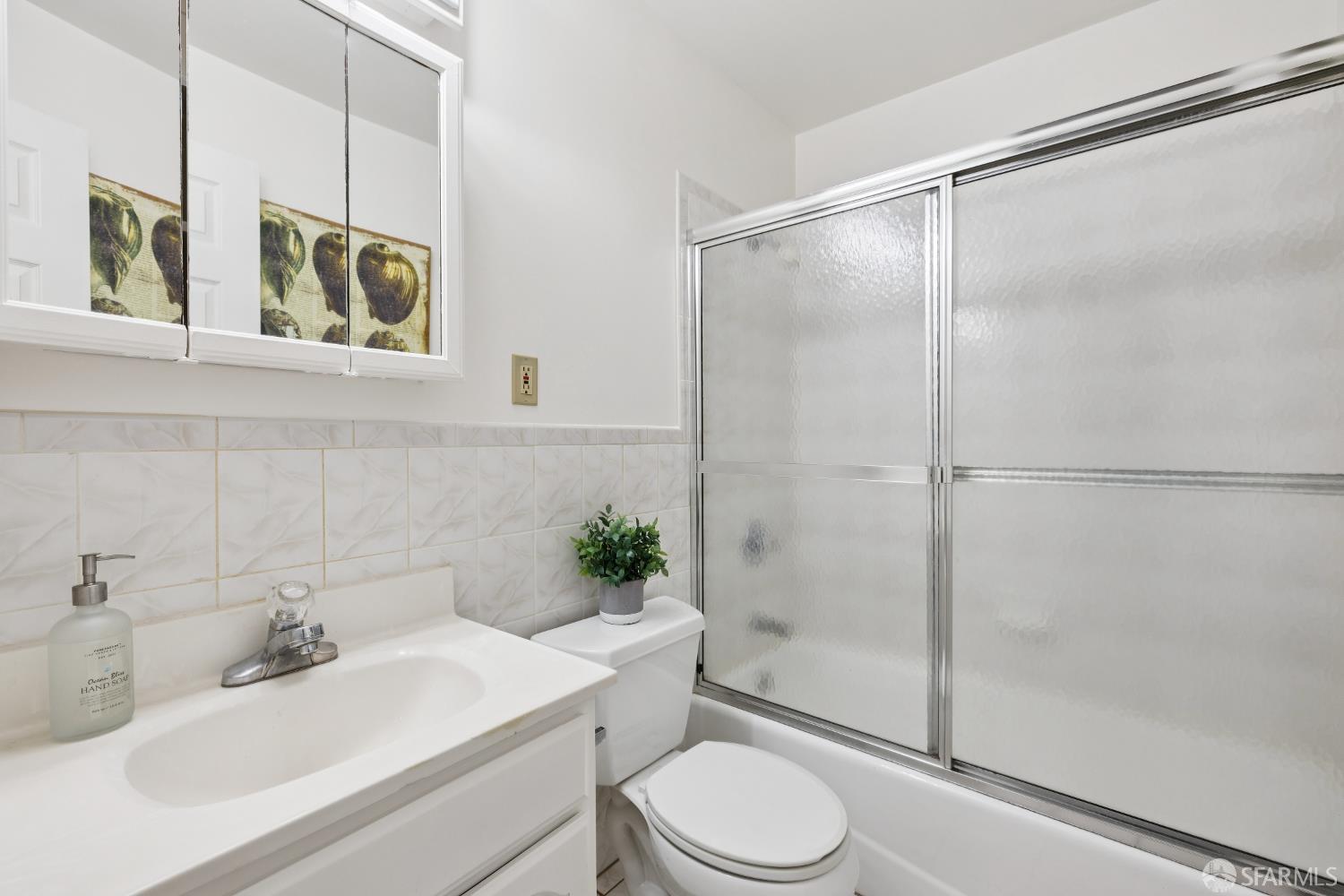 Detail Gallery Image 27 of 37 For 1874 34th Ave, San Francisco,  CA 94122 - 4 Beds | 4 Baths