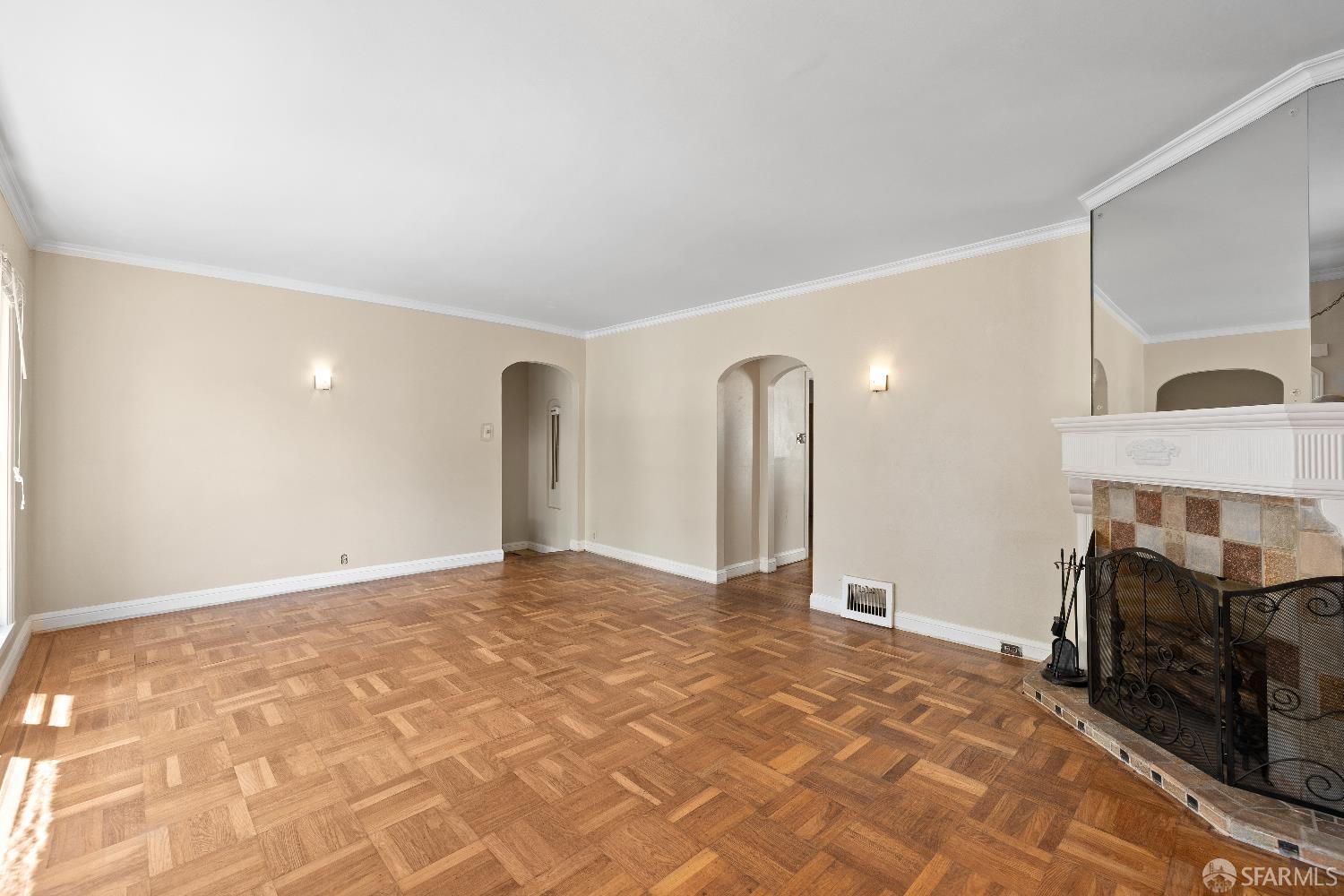 Detail Gallery Image 3 of 19 For 3250 Folsom St, San Francisco,  CA 94110 - 3 Beds | 1 Baths