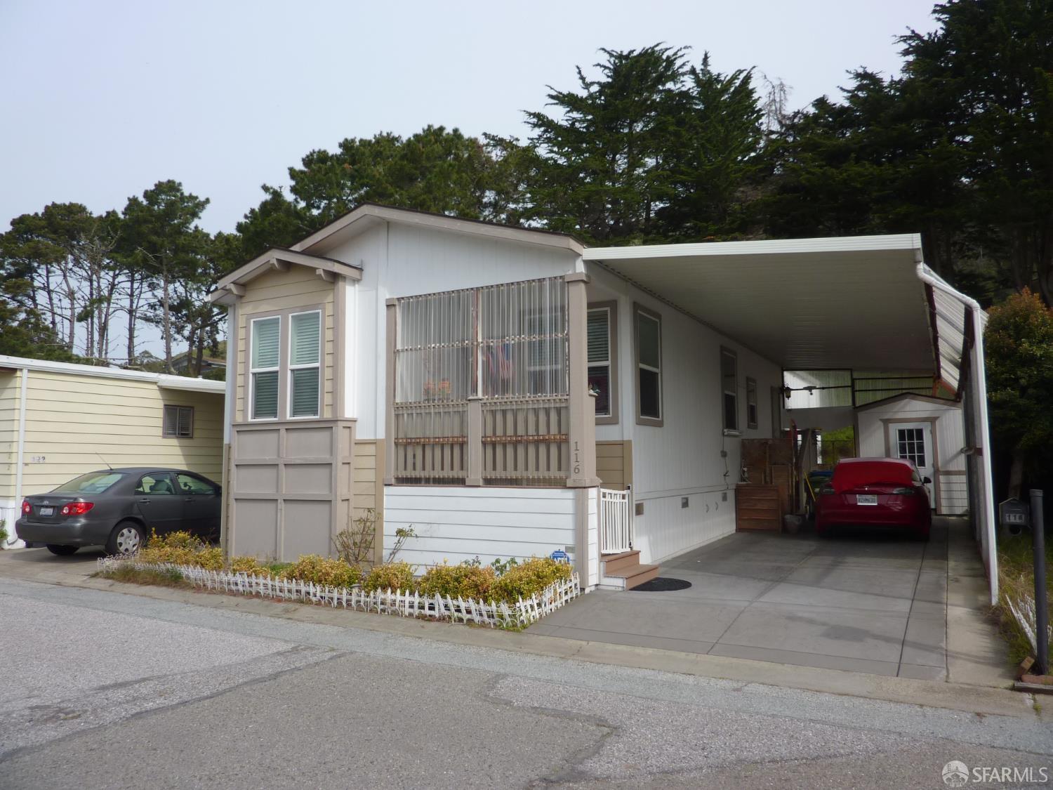 Detail Gallery Image 2 of 4 For 116 Harbor Dr, Daly City,  CA 94014 - 3 Beds | 2 Baths