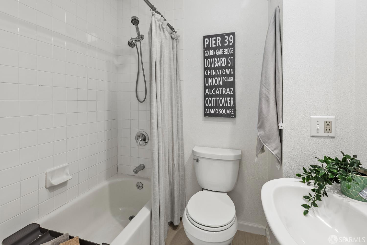 Photo #12: 425055133 Listing: Photo #12