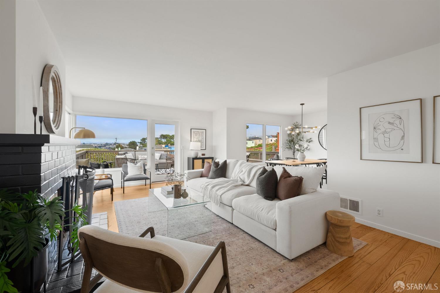 Detail Gallery Image 5 of 54 For 245 Skyline Dr, Daly City,  CA 94015 - 2 Beds | 1 Baths