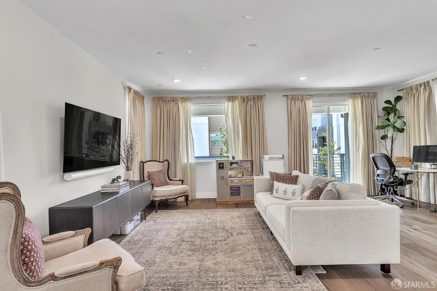 Detail Gallery Image 7 of 37 For 2821 San Jacinto Ln, Alameda,  CA 94501 - 4 Beds | 3/1 Baths