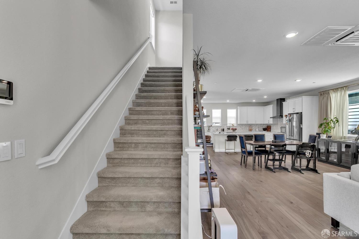Detail Gallery Image 10 of 37 For 2821 San Jacinto Ln, Alameda,  CA 94501 - 4 Beds | 3/1 Baths