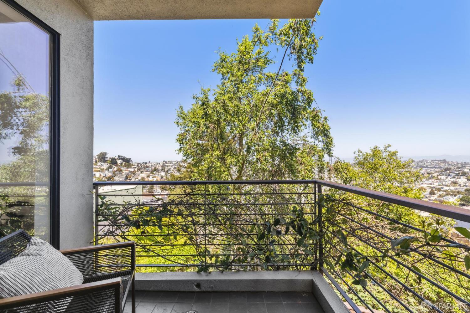 Detail Gallery Image 45 of 62 For 39 Miguel St, San Francisco,  CA 94131 - 4 Beds | 3/2 Baths