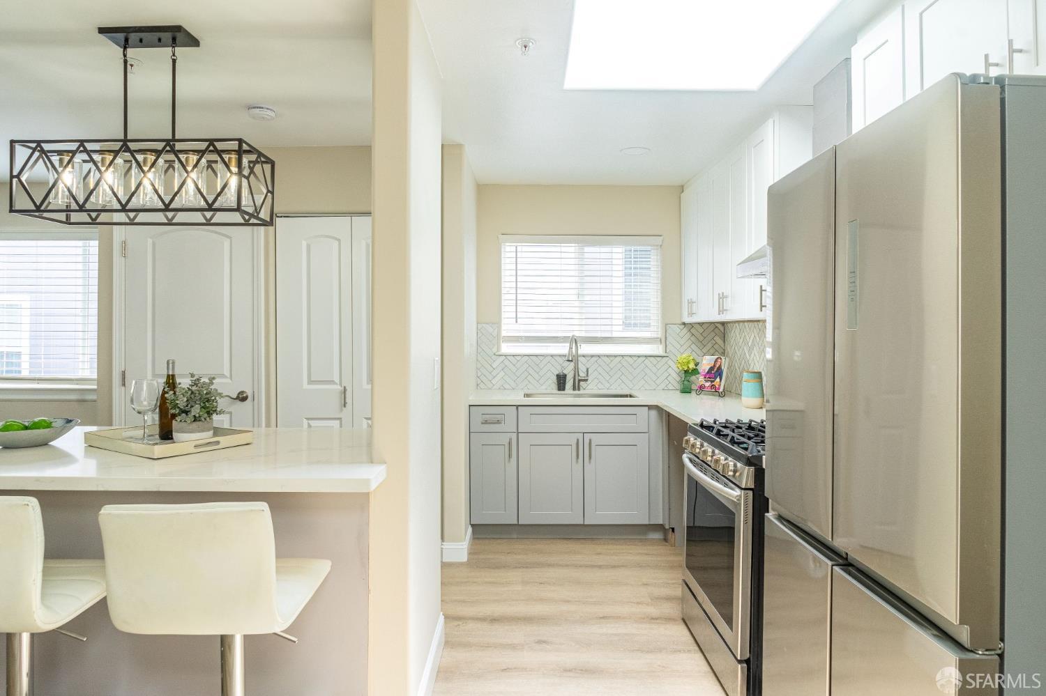 Detail Gallery Image 11 of 24 For 653 Commercial & 656 First Lane Ave, South San Francisco,  CA 94080 - 4 Beds | 2 Baths