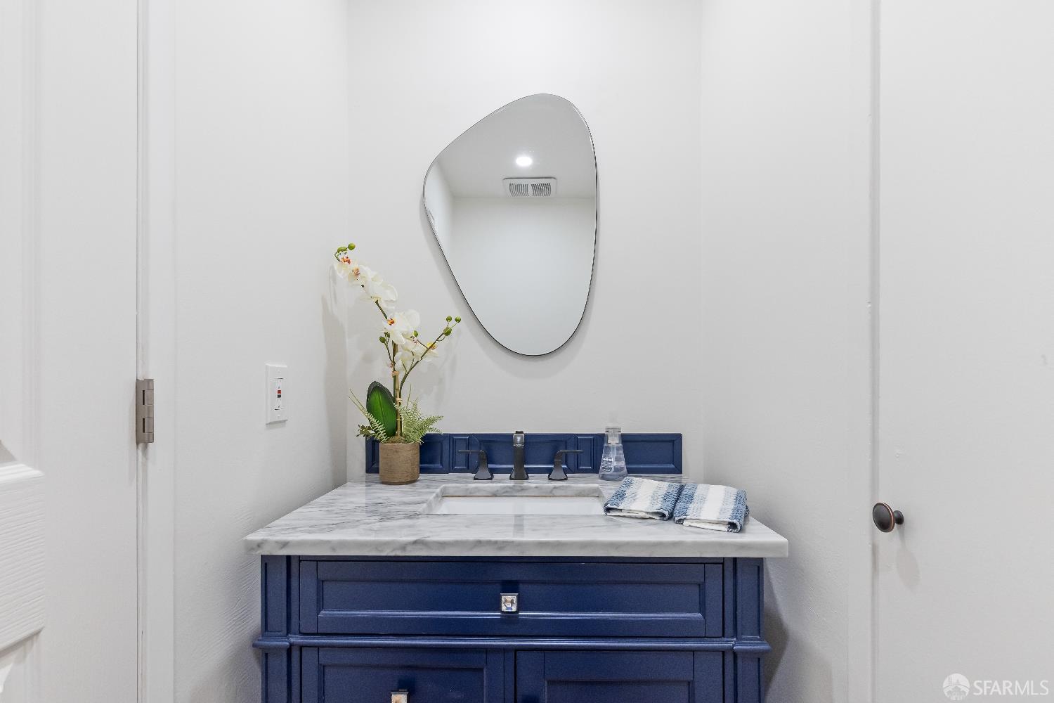 Detail Gallery Image 8 of 38 For 1541 Moraga Way, Moraga,  CA 94556 - 3 Beds | 2/1 Baths