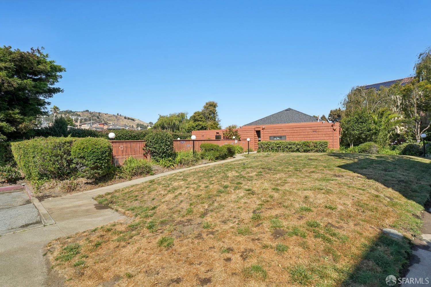 Detail Gallery Image 21 of 31 For 920 Mission Rd #15,  South San Francisco,  CA 94080 - 2 Beds | 2 Baths