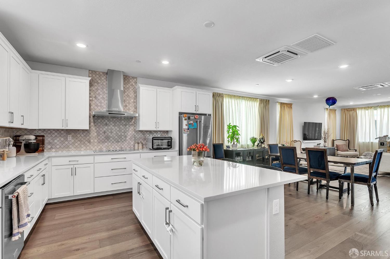 Detail Gallery Image 2 of 37 For 2821 San Jacinto Ln, Alameda,  CA 94501 - 4 Beds | 3/1 Baths