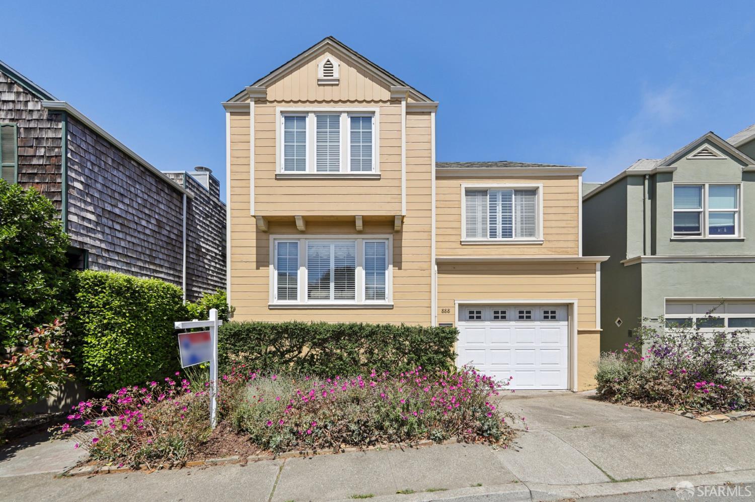Detail Gallery Image 4 of 41 For 888 Portola Dr, San Francisco,  CA 94127 - 3 Beds | 2 Baths