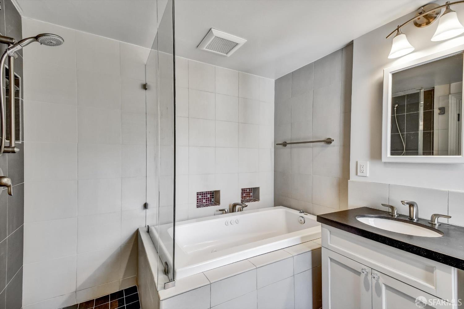 Detail Gallery Image 48 of 55 For 1258 York St, San Francisco,  CA 94110 - 3 Beds | 2/1 Baths
