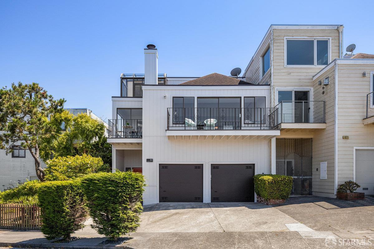 Detail Gallery Image 3 of 63 For 861 Lawton St, San Francisco,  CA 94122 - 3 Beds | 2/1 Baths