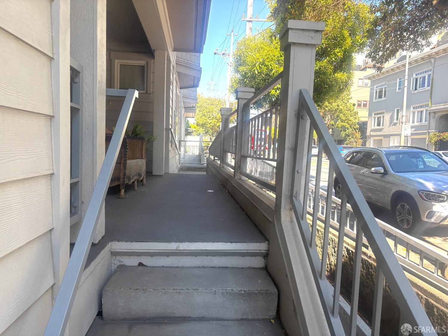 Detail Gallery Image 2 of 27 For 450 Carl St, San Francisco,  CA 94117 - 2 Beds | 2 Baths