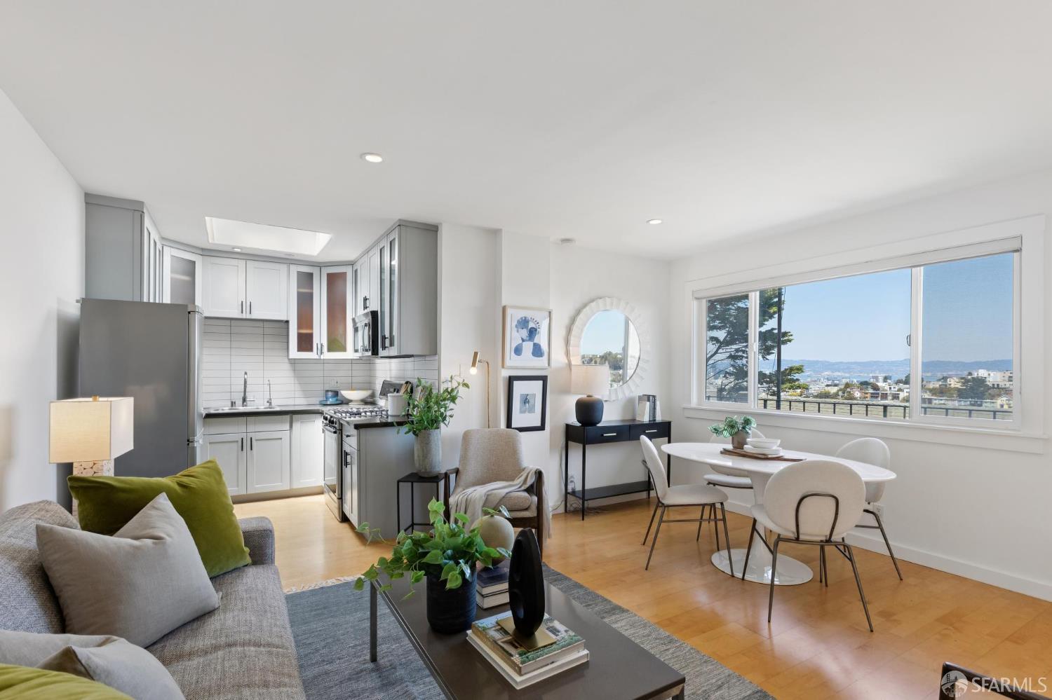 Detail Gallery Image 4 of 29 For 965 Alvarado St #5,  San Francisco,  CA 94114 - 1 Beds | 1 Baths