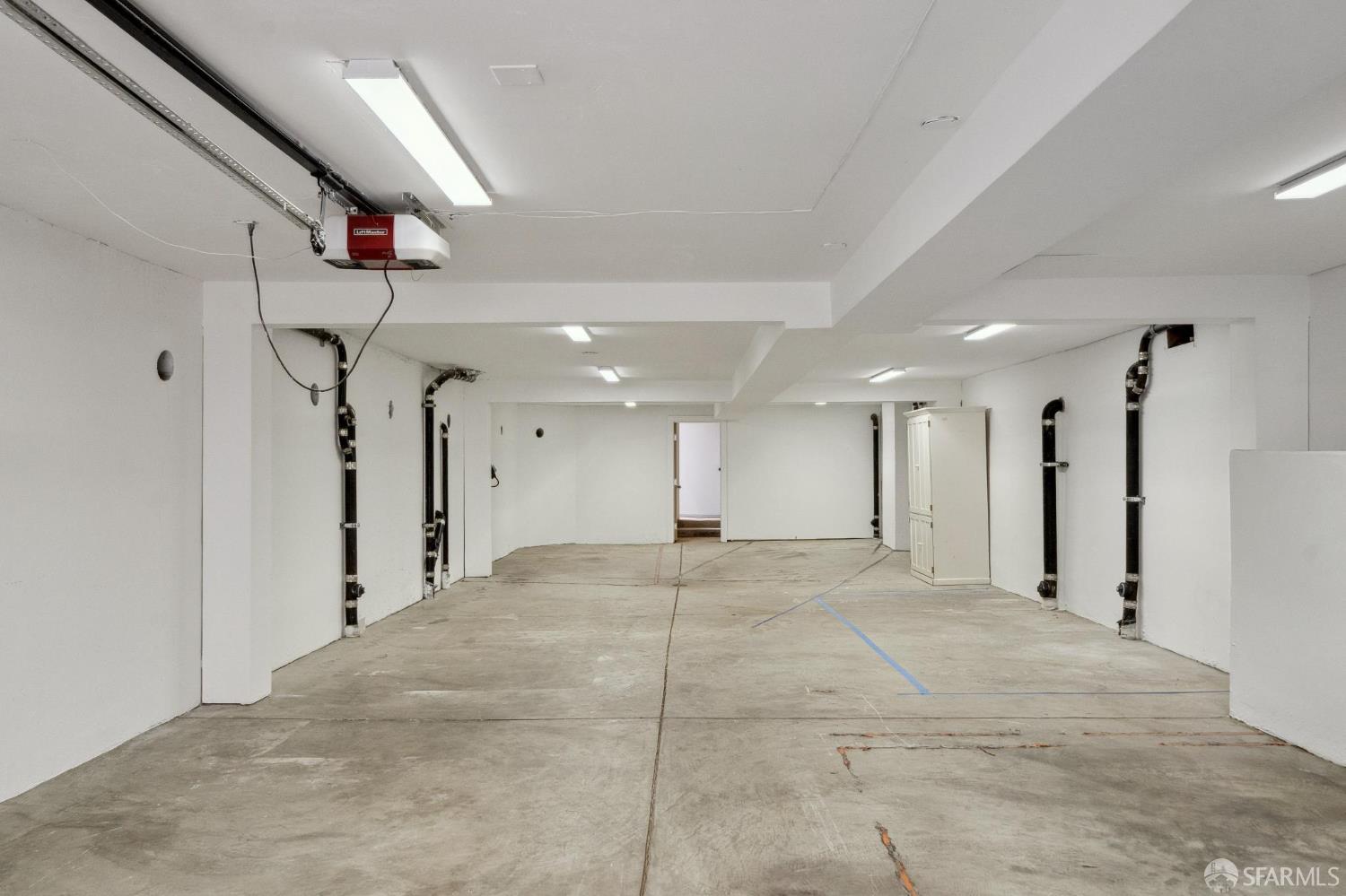 Photo #26: 425055844 Listing: Photo #26