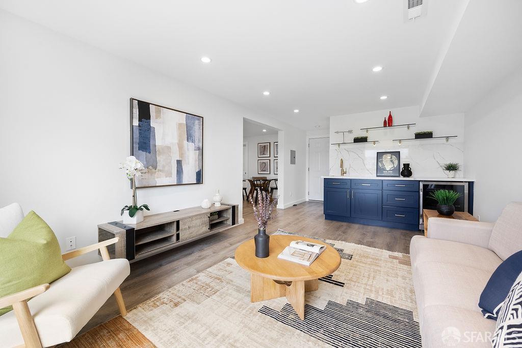 Detail Gallery Image 29 of 44 For 682 London St, San Francisco,  CA 94112 - 3 Beds | 2 Baths