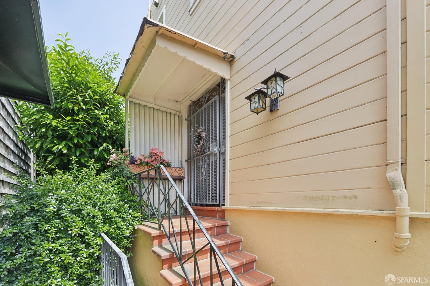 Detail Gallery Image 6 of 41 For 888 Portola Dr, San Francisco,  CA 94127 - 3 Beds | 2 Baths