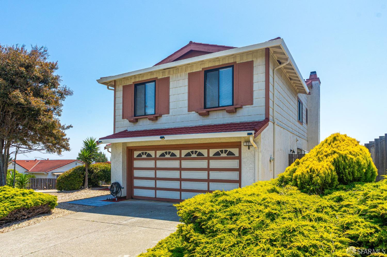 Detail Gallery Image 2 of 34 For 11 Seville Way, South San Francisco,  CA 94080 - 4 Beds | 2/1 Baths