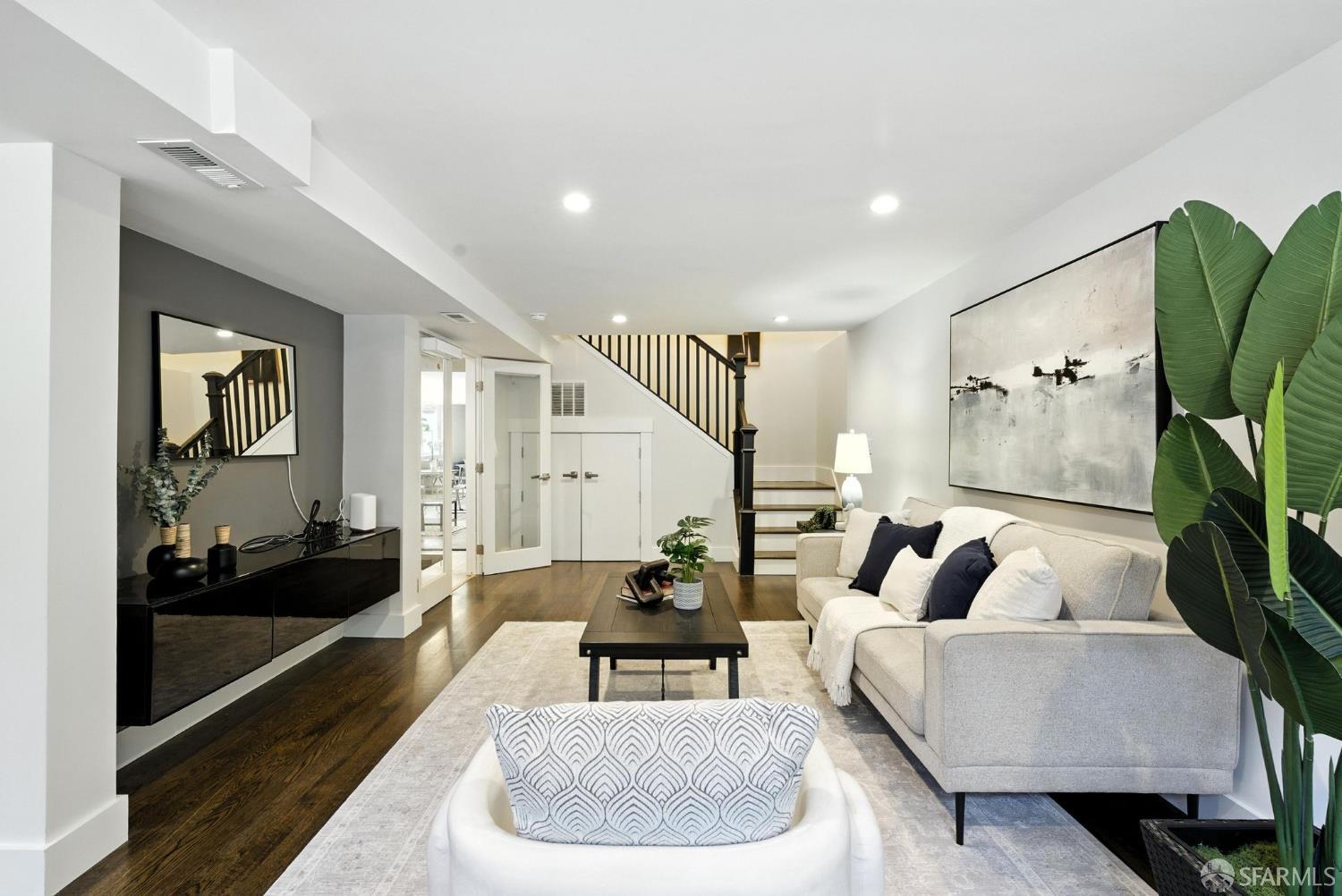 Detail Gallery Image 19 of 40 For 170 Eastwood Dr, San Francisco,  CA 94112 - 5 Beds | 3/1 Baths