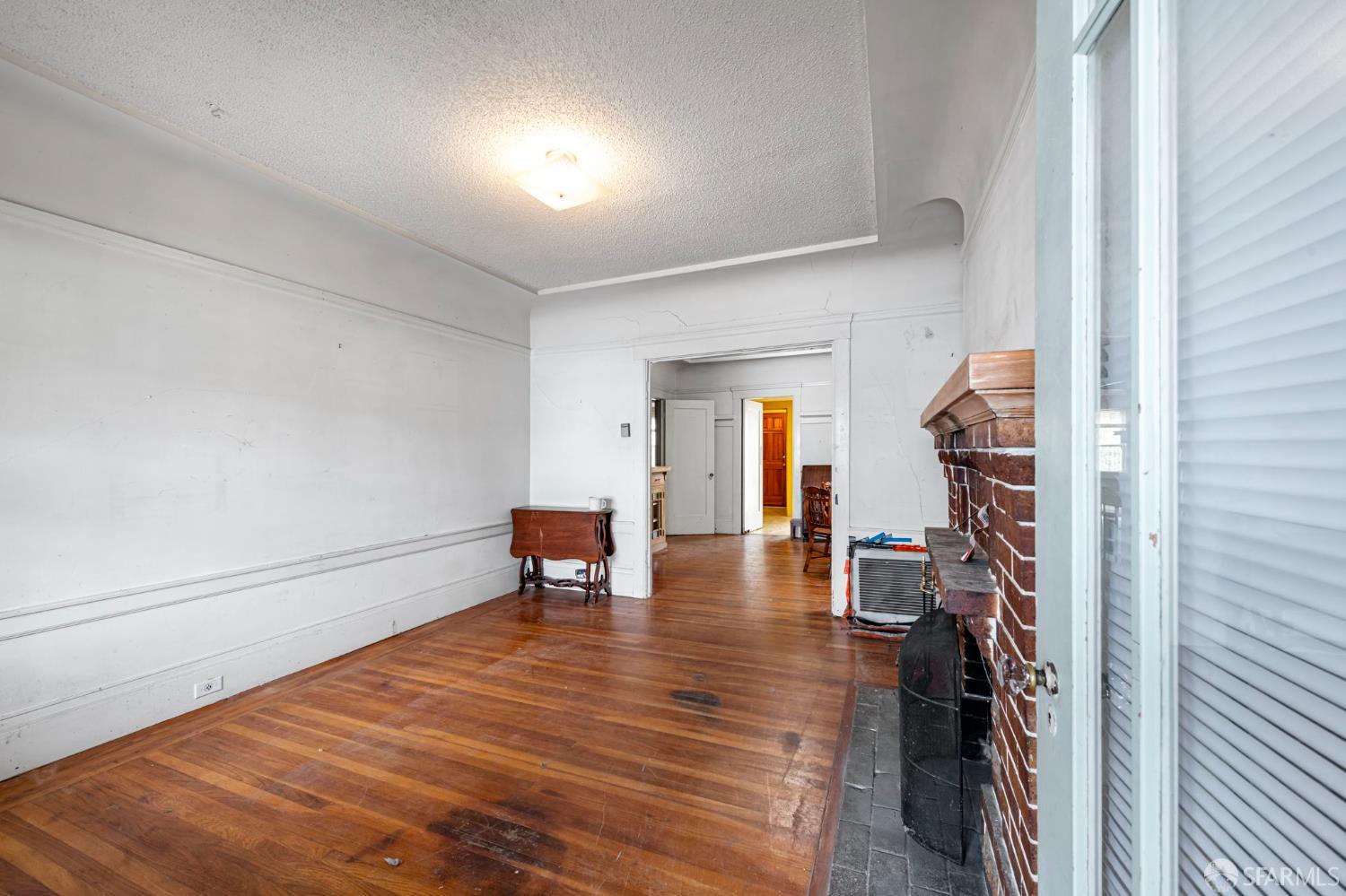 Detail Gallery Image 5 of 28 For 715 Prague St, San Francisco,  CA 94112 - 2 Beds | 1 Baths