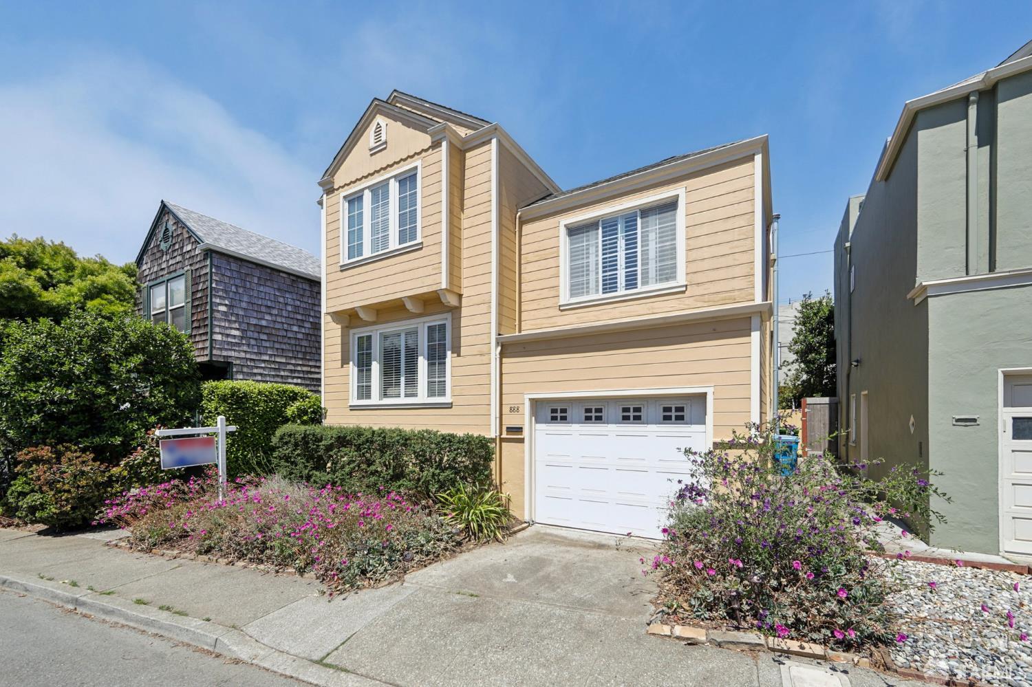Detail Gallery Image 3 of 41 For 888 Portola Dr, San Francisco,  CA 94127 - 3 Beds | 2 Baths