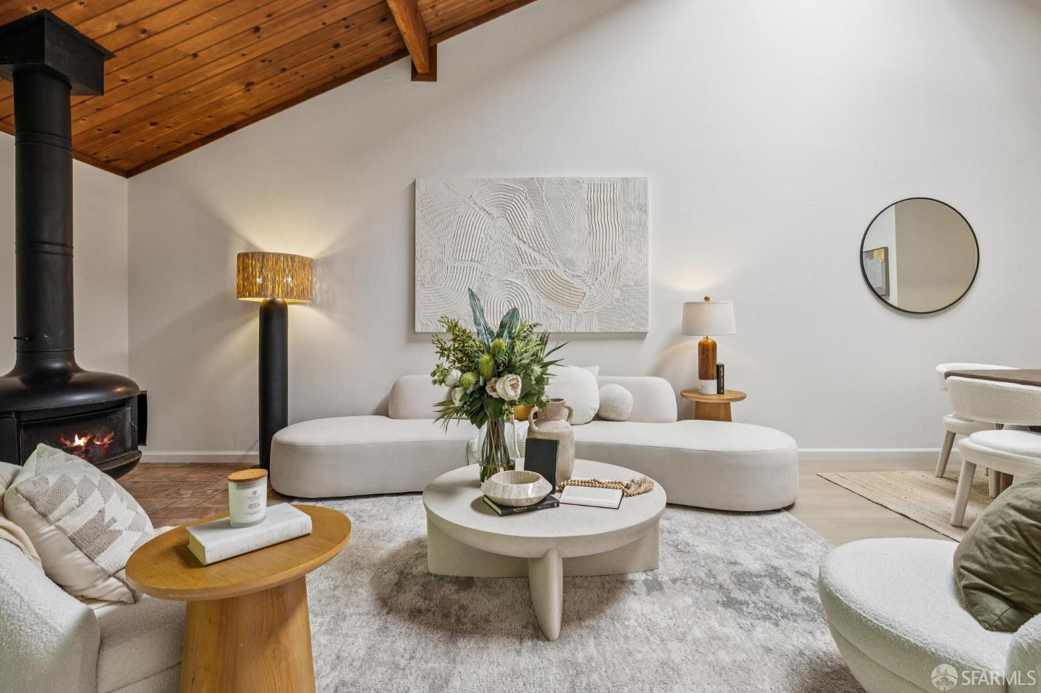 Detail Gallery Image 2 of 32 For 229 Cypress Point Dr, Mountain View,  CA 94043 - 2 Beds | 1/1 Baths