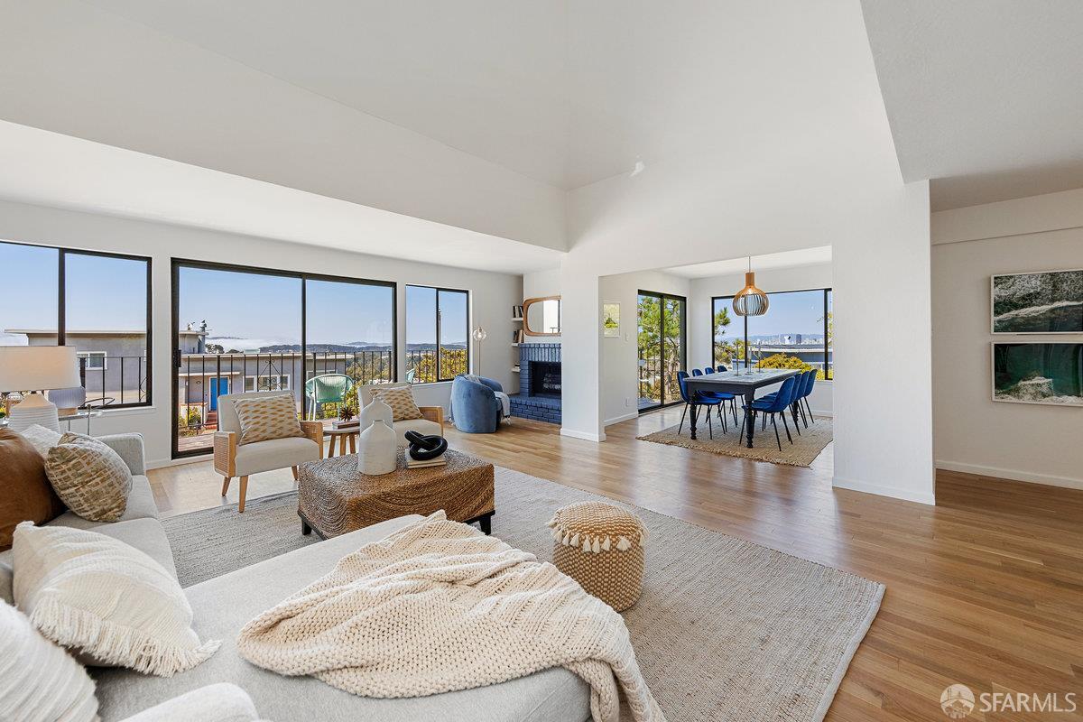 Detail Gallery Image 9 of 63 For 861 Lawton St, San Francisco,  CA 94122 - 3 Beds | 2/1 Baths