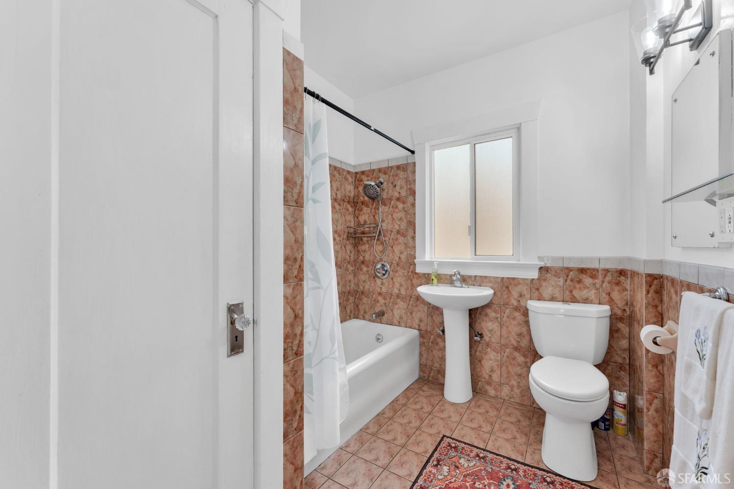 Detail Gallery Image 13 of 21 For 980 Holloway Ave, San Francisco,  CA 94132 - 2 Beds | 1 Baths