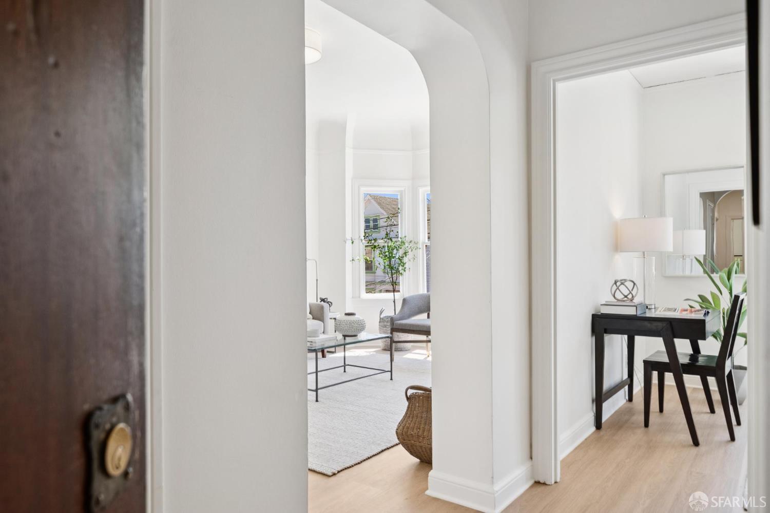 Detail Gallery Image 10 of 22 For 1063 Sanchez St, San Francisco,  CA 94114 - – Beds | – Baths