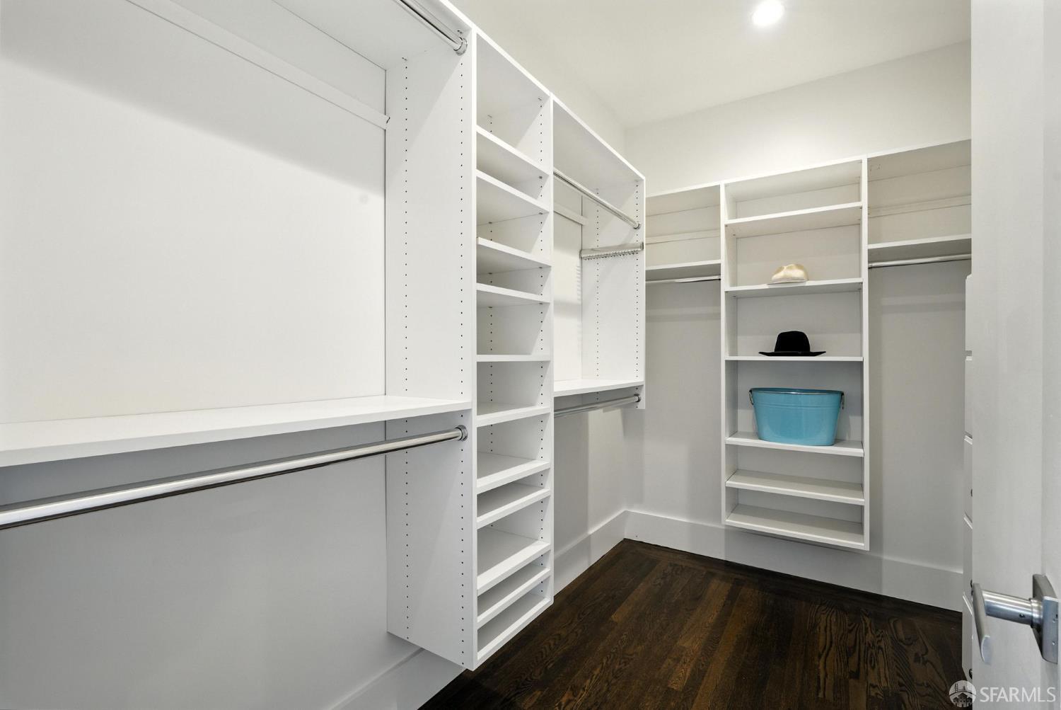 Detail Gallery Image 14 of 40 For 170 Eastwood Dr, San Francisco,  CA 94112 - 5 Beds | 3/1 Baths