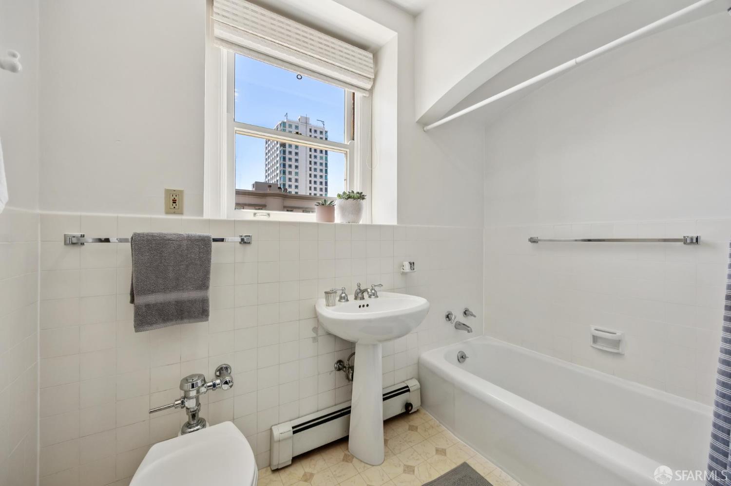 Detail Gallery Image 15 of 26 For 1250 Jones St #502,  San Francisco,  CA 94109 - 1 Beds | 1 Baths